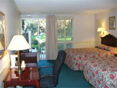The Santa Anita Inn Arcadia Room photo